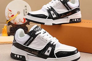 ハイブランド スニーカー