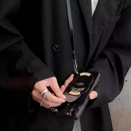 シャネル iPhone17 レザー 肩掛けケース