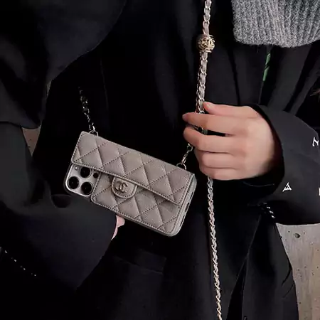 chanel iPhone17 チェーン付き スマホケース