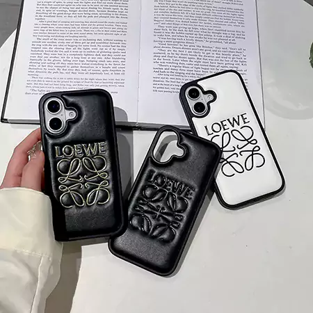 ロエベ iPhone17 レザーケース