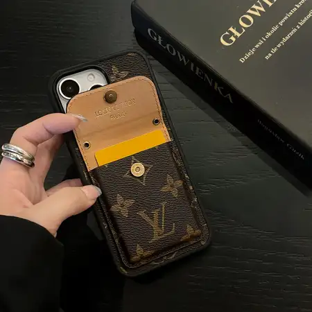 ルイヴィトン iPhone17 Pro レザーケース 背面カード収納