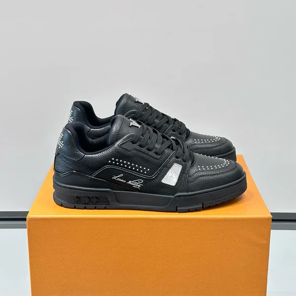 シンプルデザイン ルイヴィトン トレイナーライン スニーカー