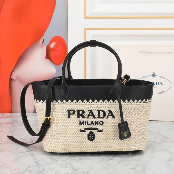 PRADA  かごバッグ
