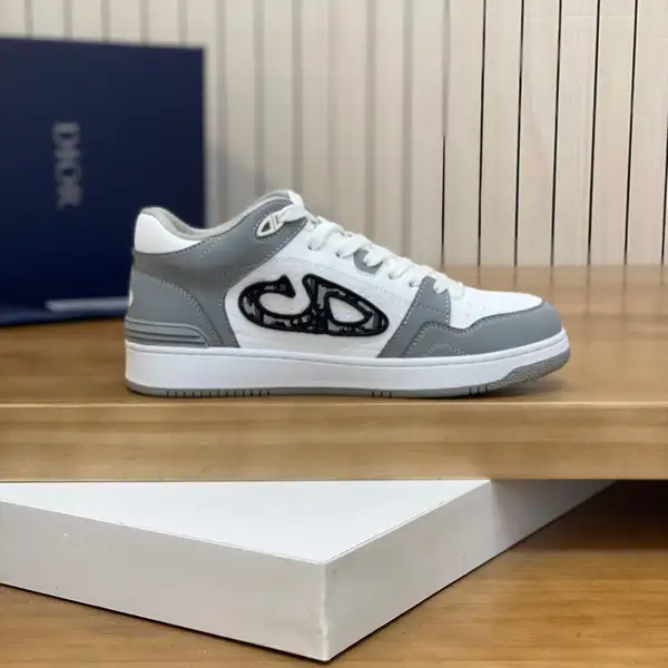 DIOR B57 ミッドトップ スニーカー