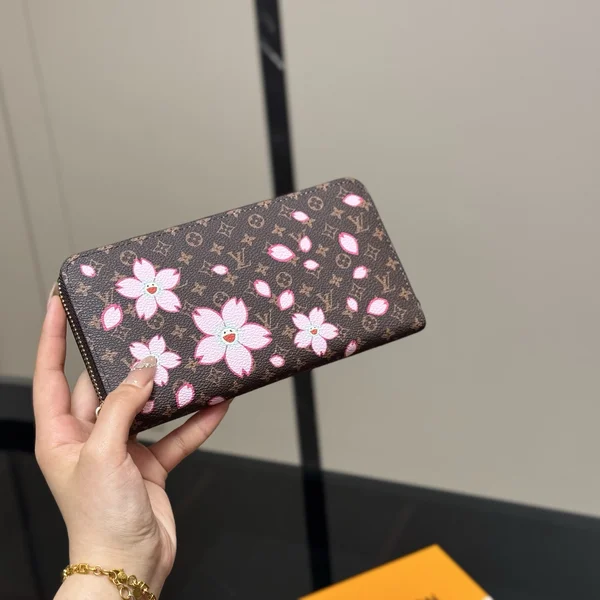 ルイヴィトン LV×TM ジッピーウォレット