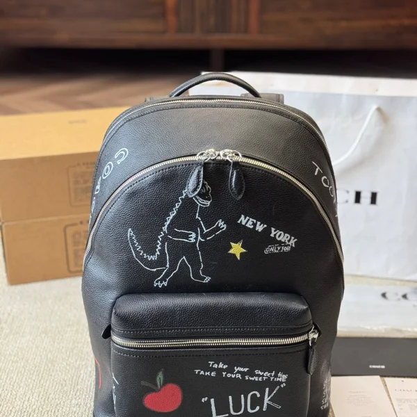 コーチ ペブルドレザー チャーターバックパック