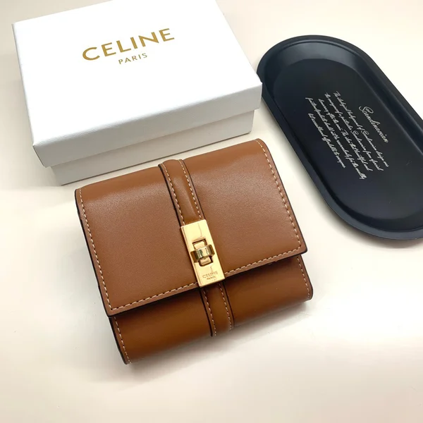 セリーヌ 三つ折り財布