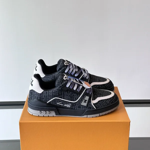 LV トレイナー ライン スニーカー