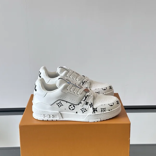 ルイヴィトン スニーカー モノグラム