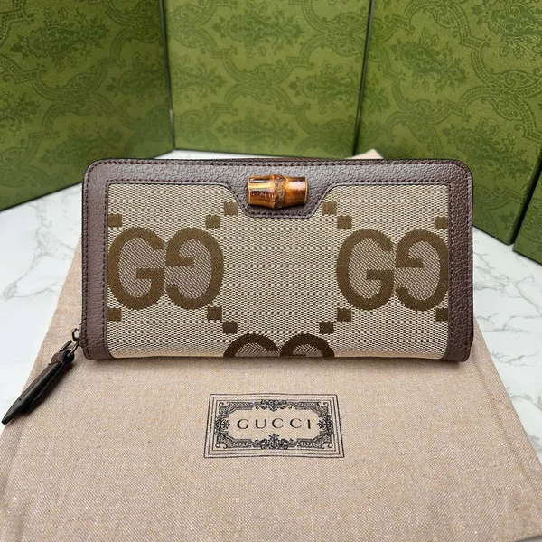 グッチ 長財布 バンブー チャーム