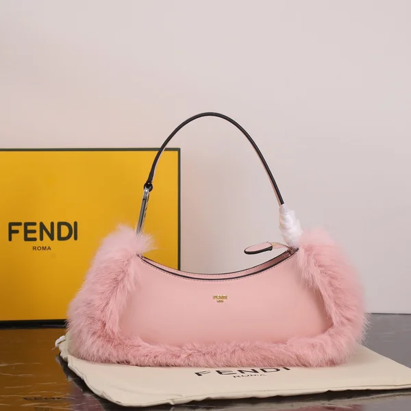 フェンディ バッグ ピンク