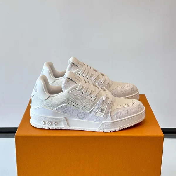 ルイヴィトン トレイナー ライン スニーカー