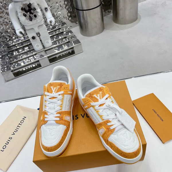ルイヴィトン スニーカー 偽物