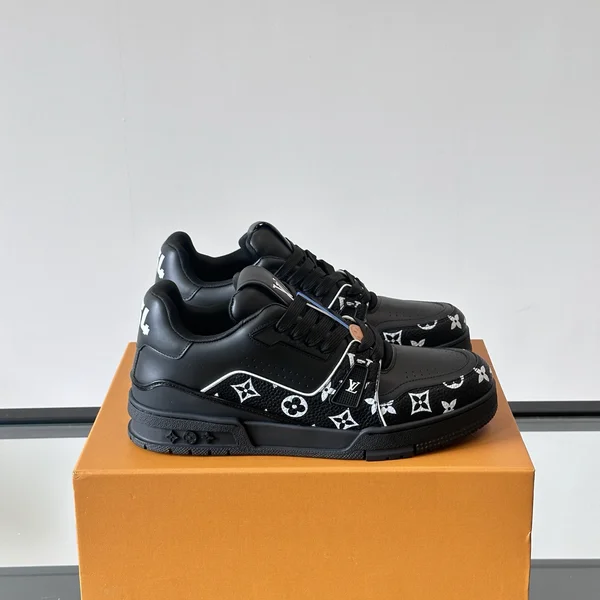 ヴィトン スニーカー ブラック