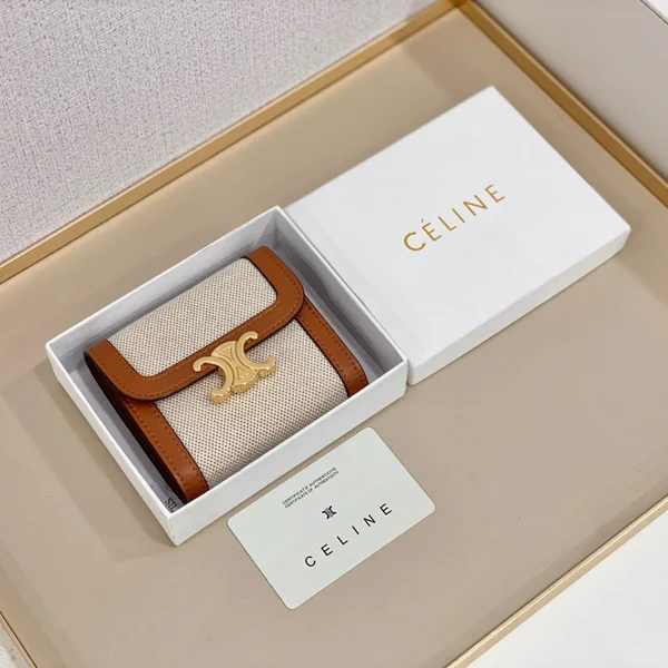 セリーヌ トリオンフ 三つ折り財布