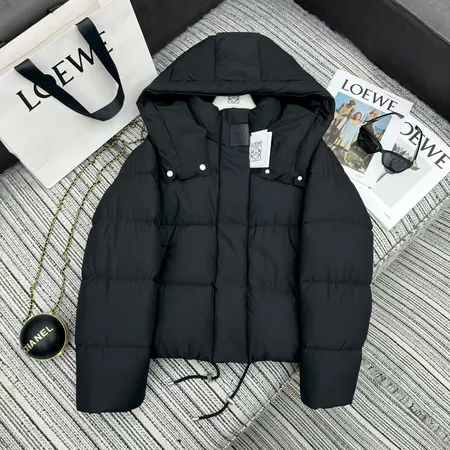 ロエベ loewe ダウン ジャケット 偽物N級品激安