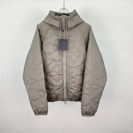 ルイヴィトン louis-vuitton ダウン ジャケット 偽物激安通販