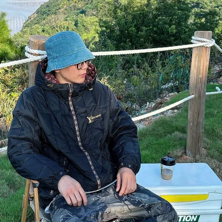 ルイヴィトン louis-vuitton ダウン ジャケット 偽物N級品激安